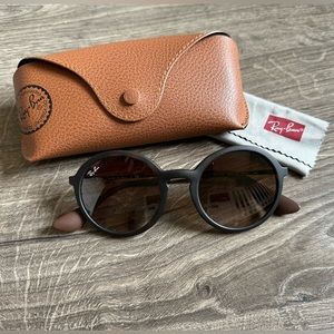 Ray-Ban RB4222 Sunglasses 🤎